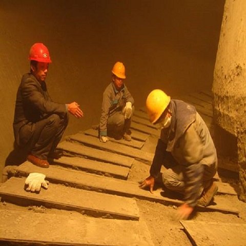 拉薩水泥庫(kù)清灰的必要性與挑戰(zhàn):確保生產(chǎn)效率與安全